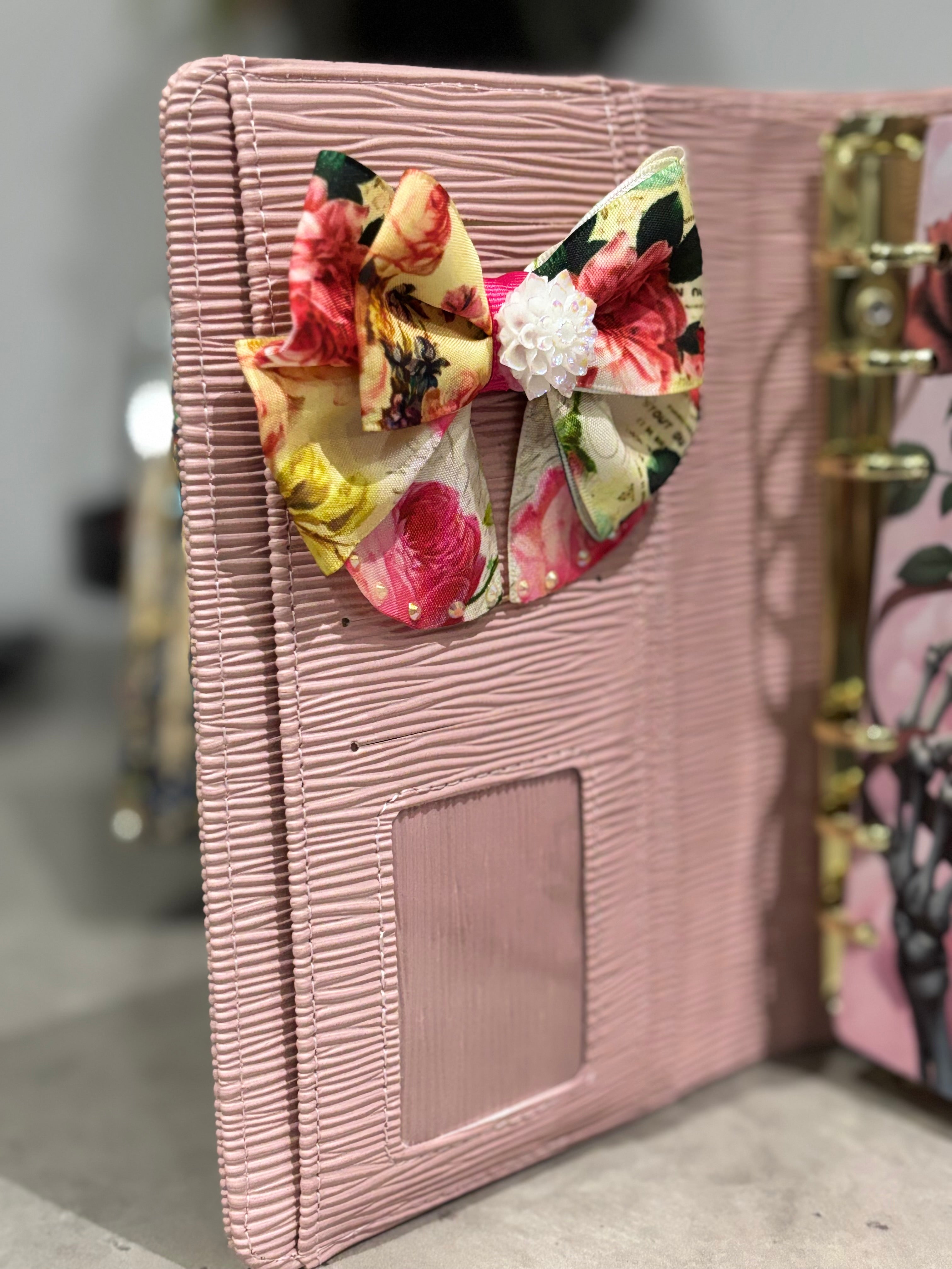 Roses bow binder clip