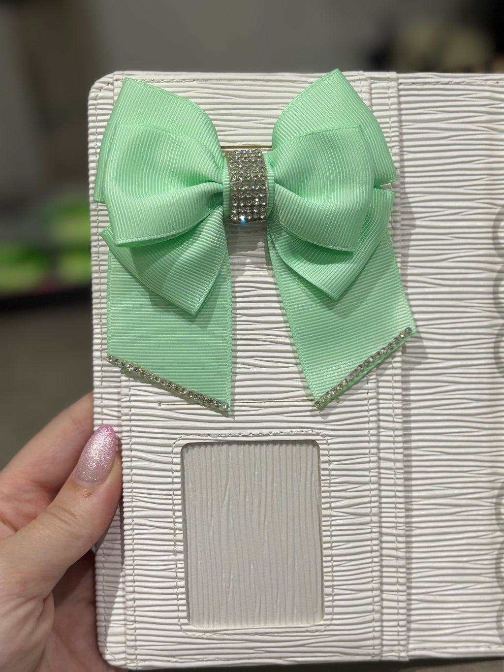 Mint binder bow clip