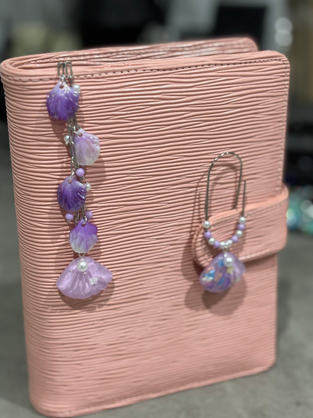 Set of 2 Seashells charms (Purple)