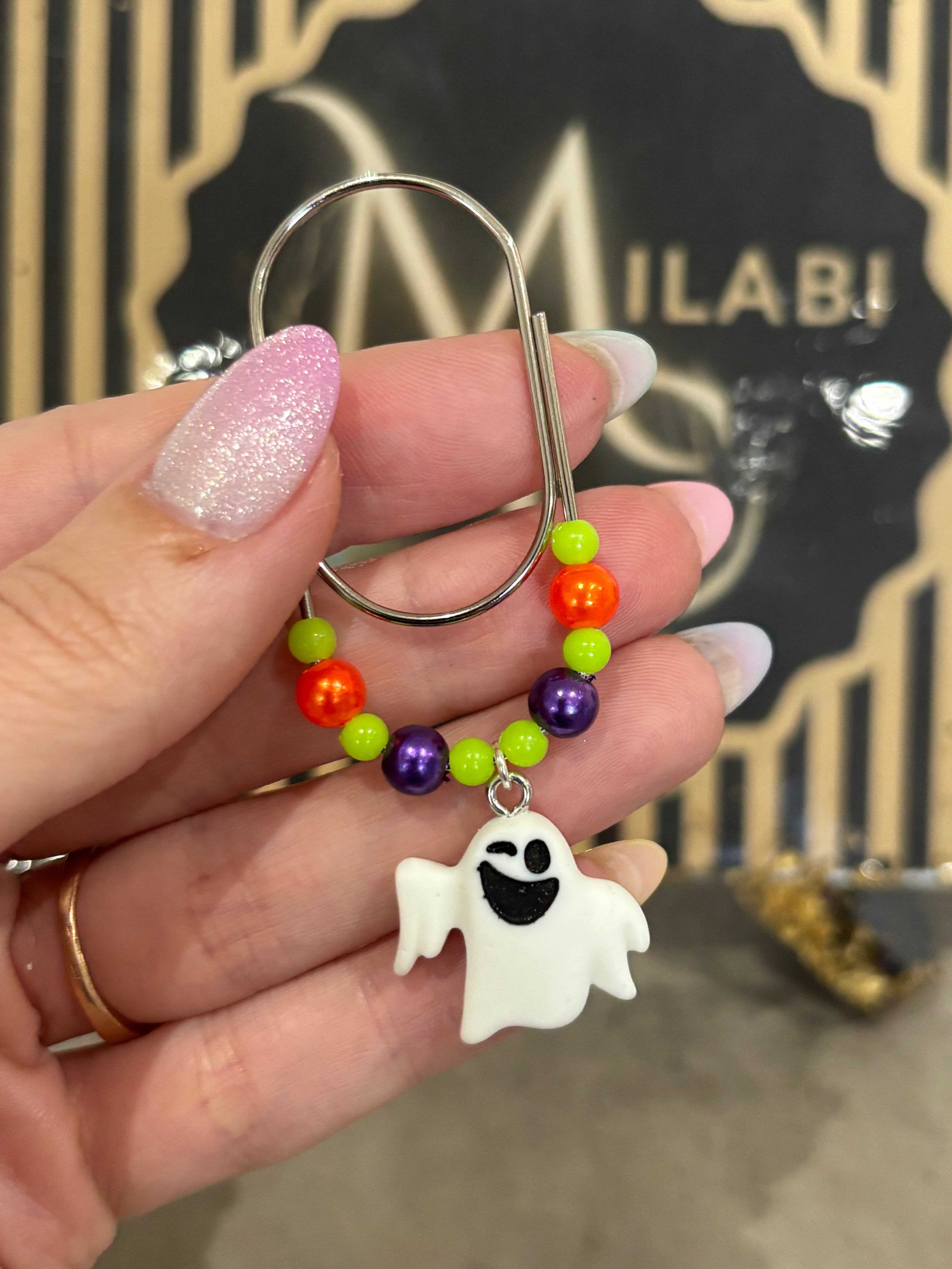 Halloween ghost (green beads)