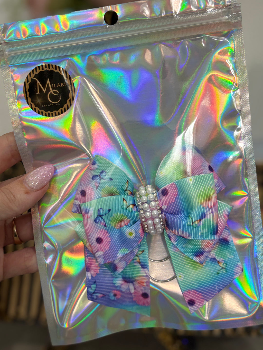 Pastel flowers bow binder clip