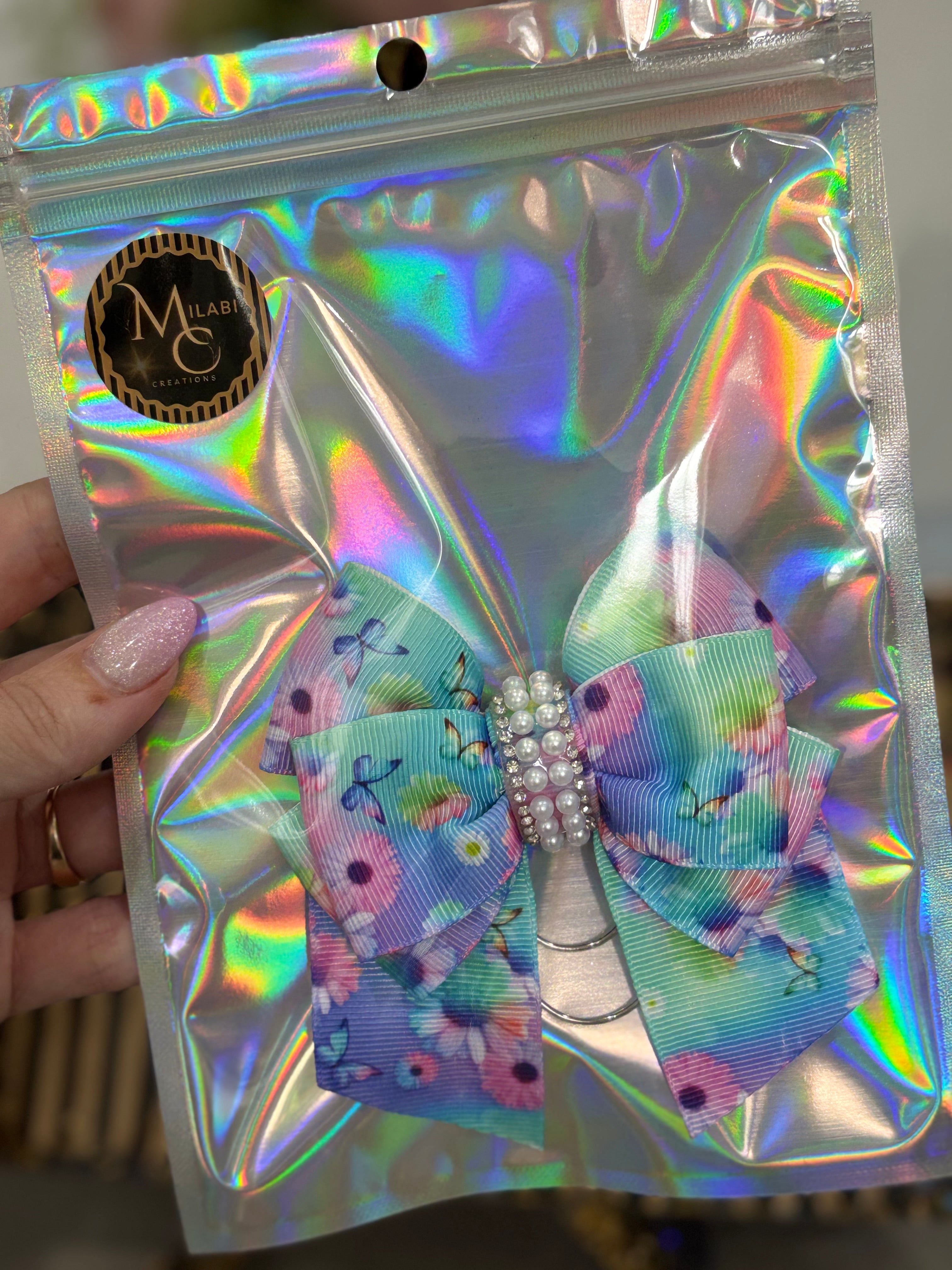 Pastel flowers bow binder clip