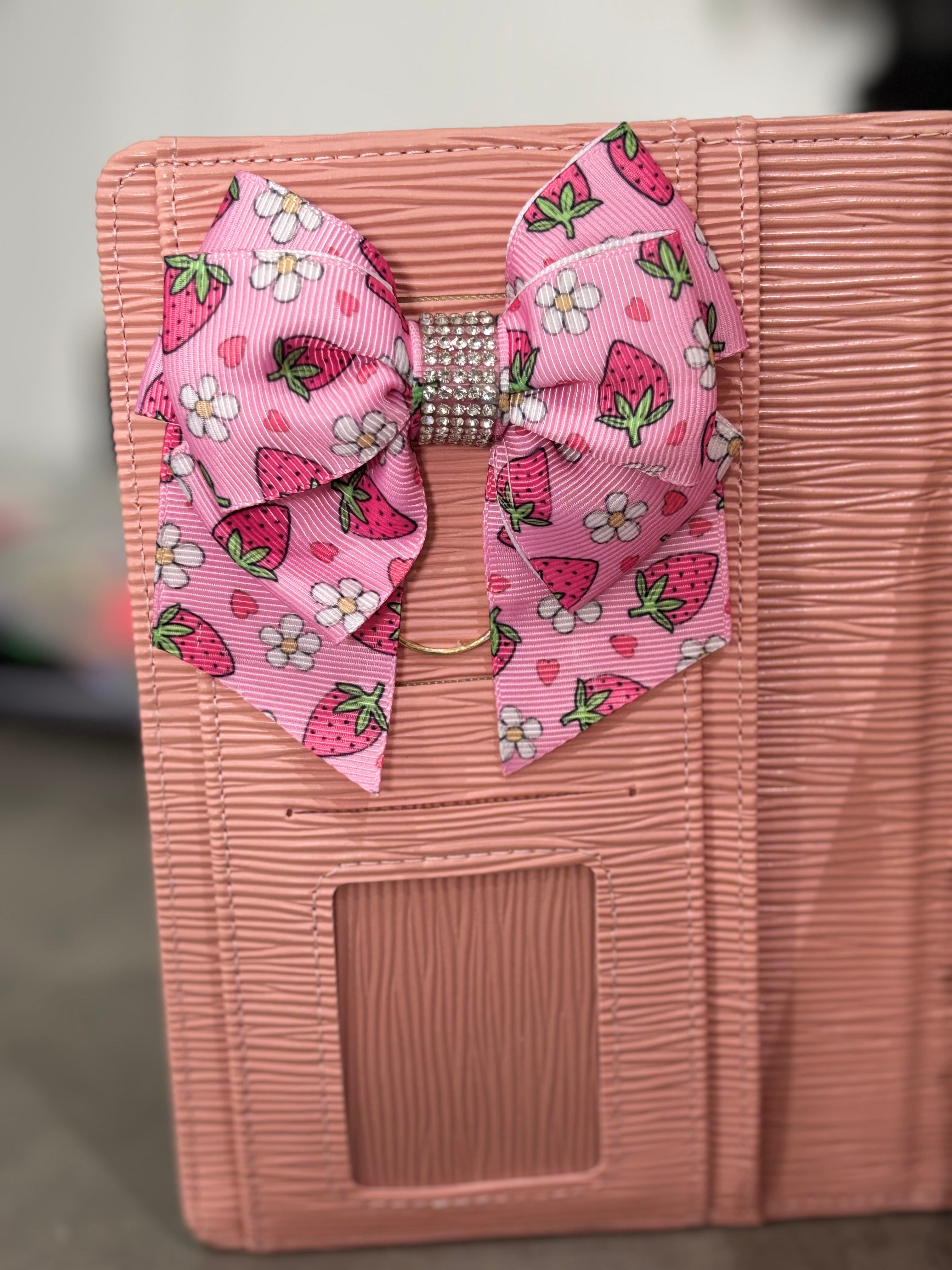 Strawberries bow binder clip