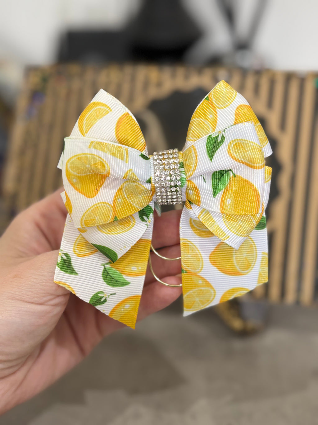 Lemon bow binder clip