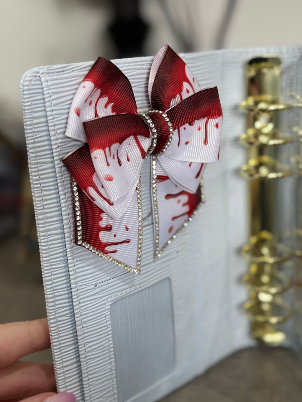 Bloody bow binder clip