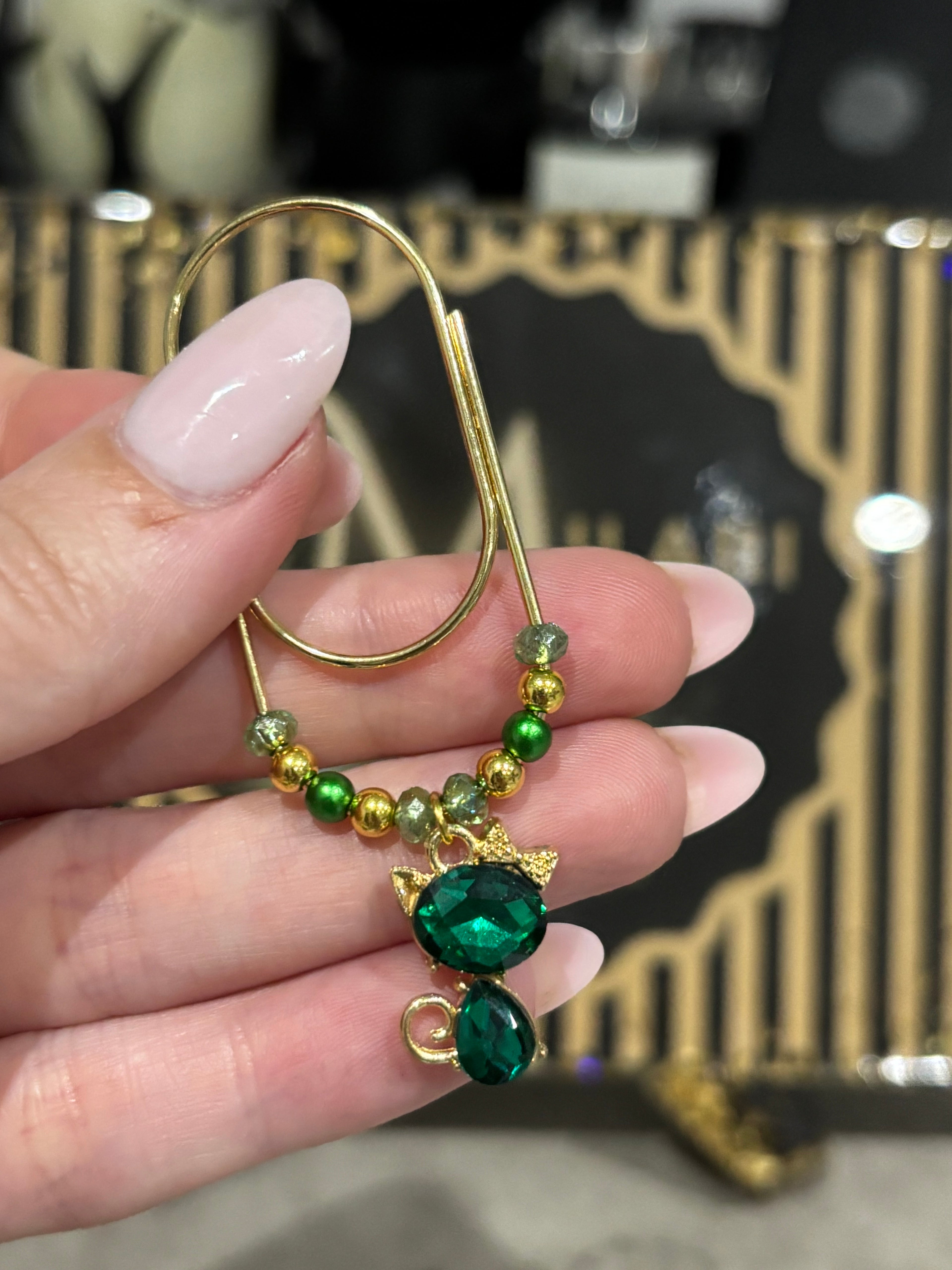 Diamond cat (emerald green)
