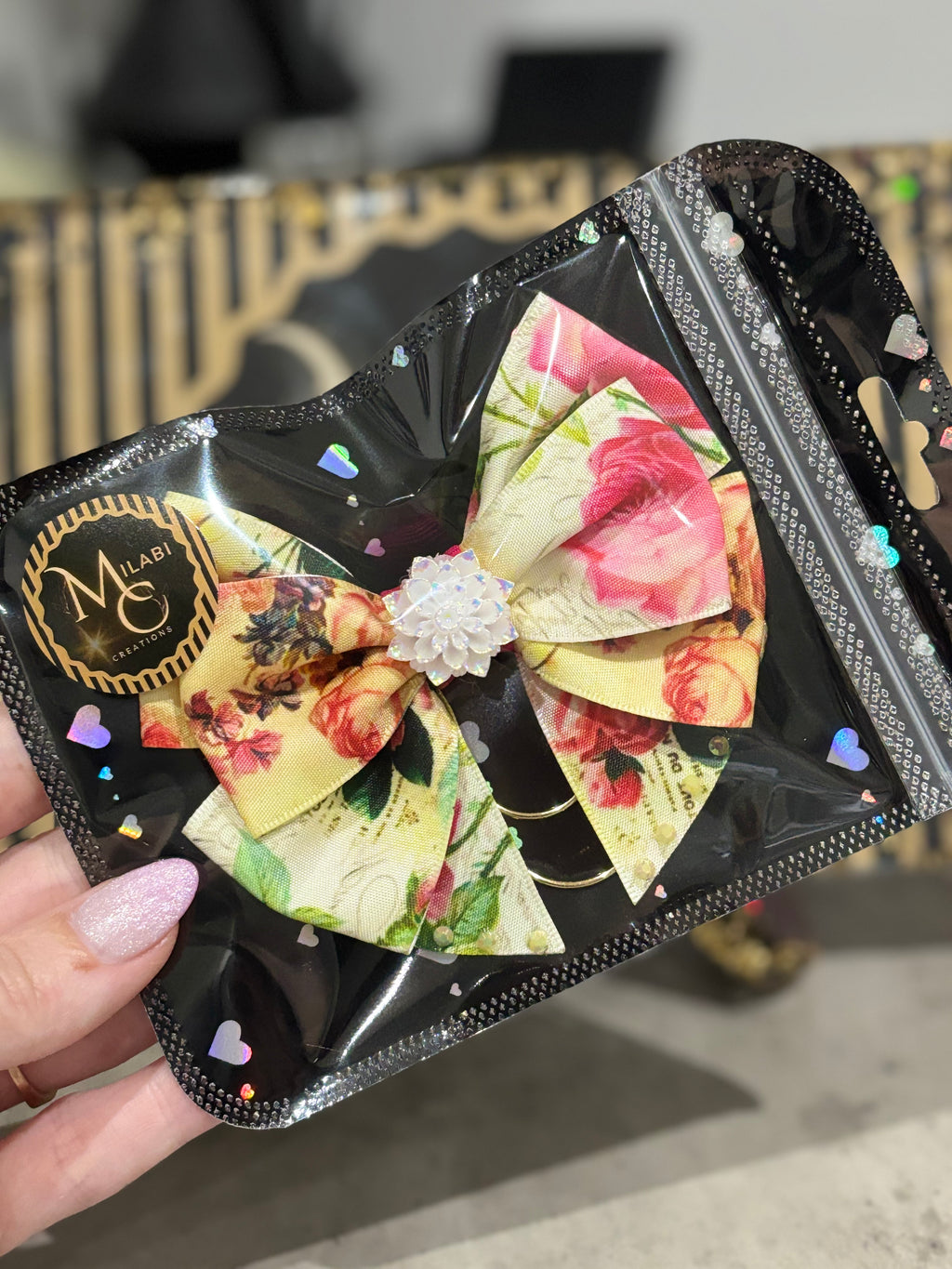 Roses bow binder clip