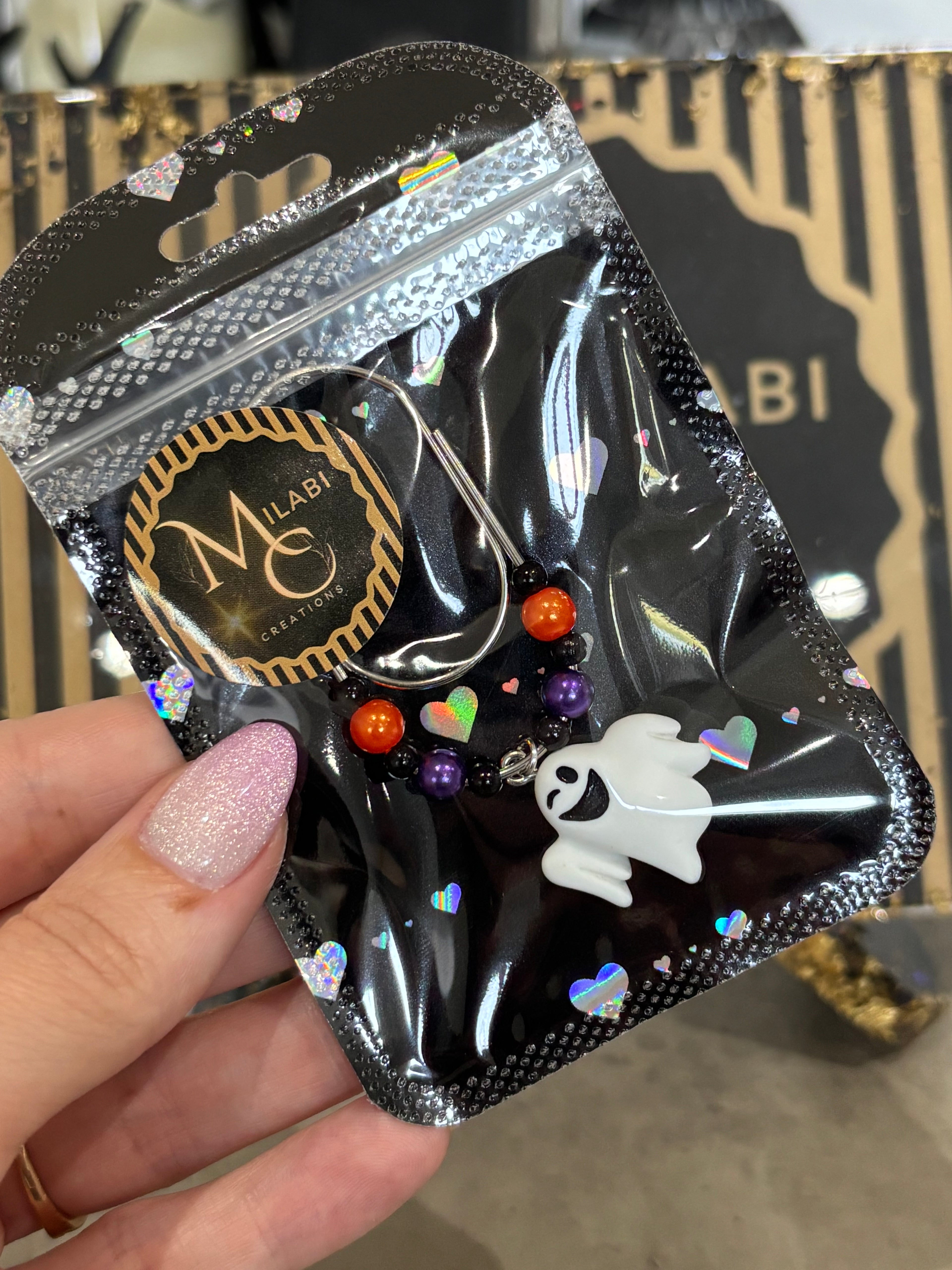 Halloween ghost (black beads)