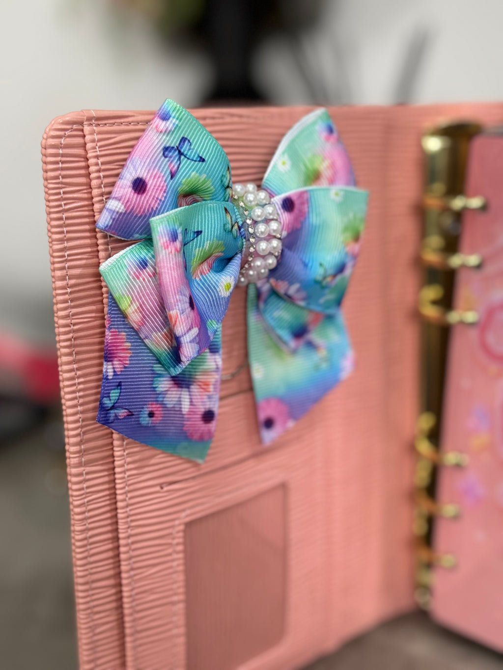 Pastel flowers bow binder clip